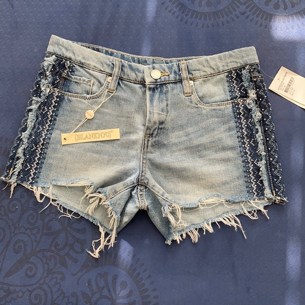 BlankNYC Jean shorts mid size
